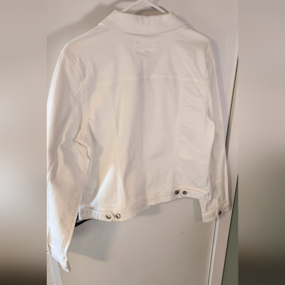 NWT- Maruices White Denim Jacket Size Large - Picture 5 of 12